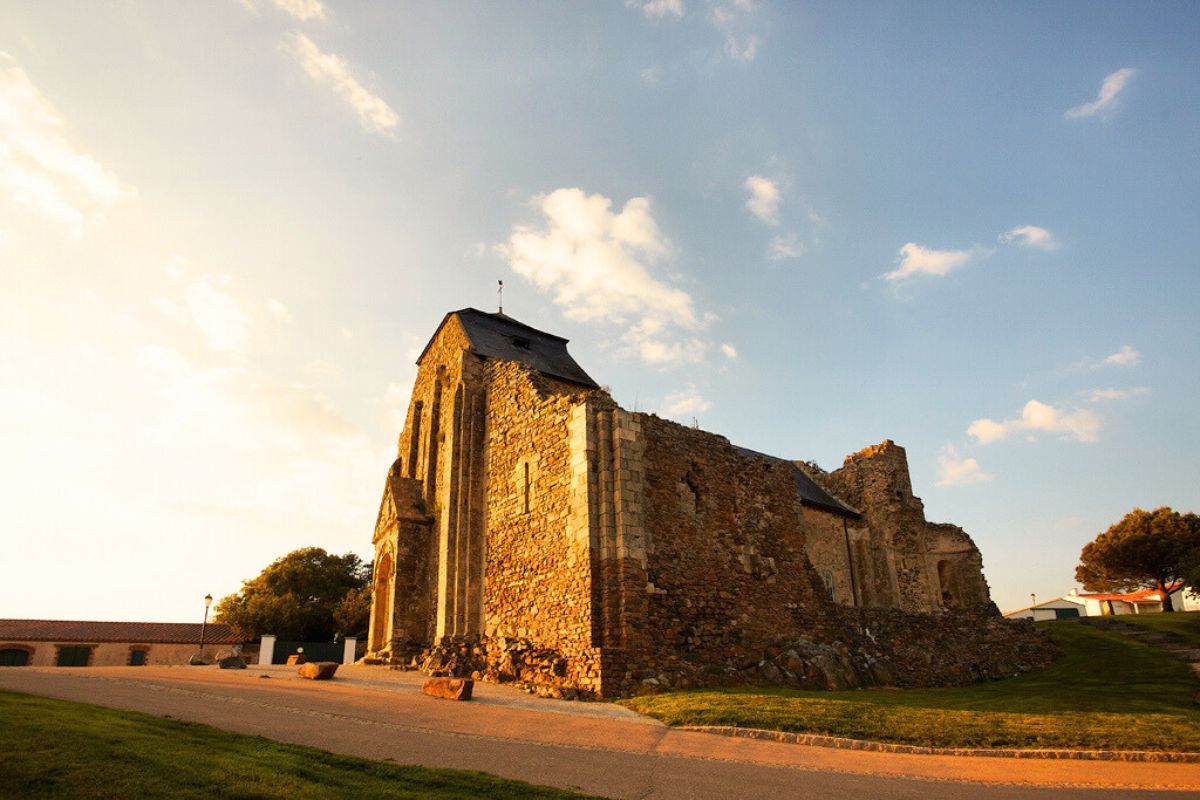 L Église Saint Nicolas De Brem Sur Mer Plongez Dans L histoire De La