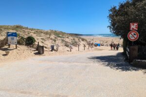 Chemin d'accès à la plage du Veillon à Talmont-Saint-Hilaire