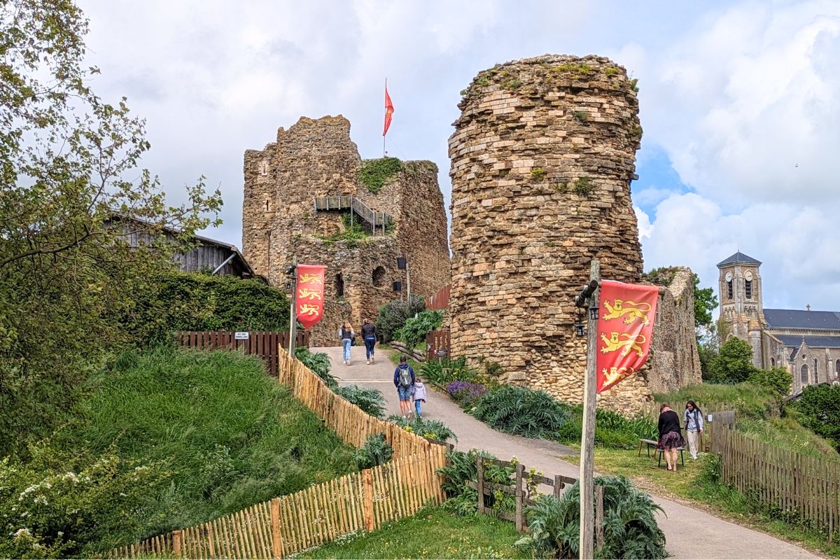 L'entrée du château de Talmont-Saint-Hilaire en Vendée